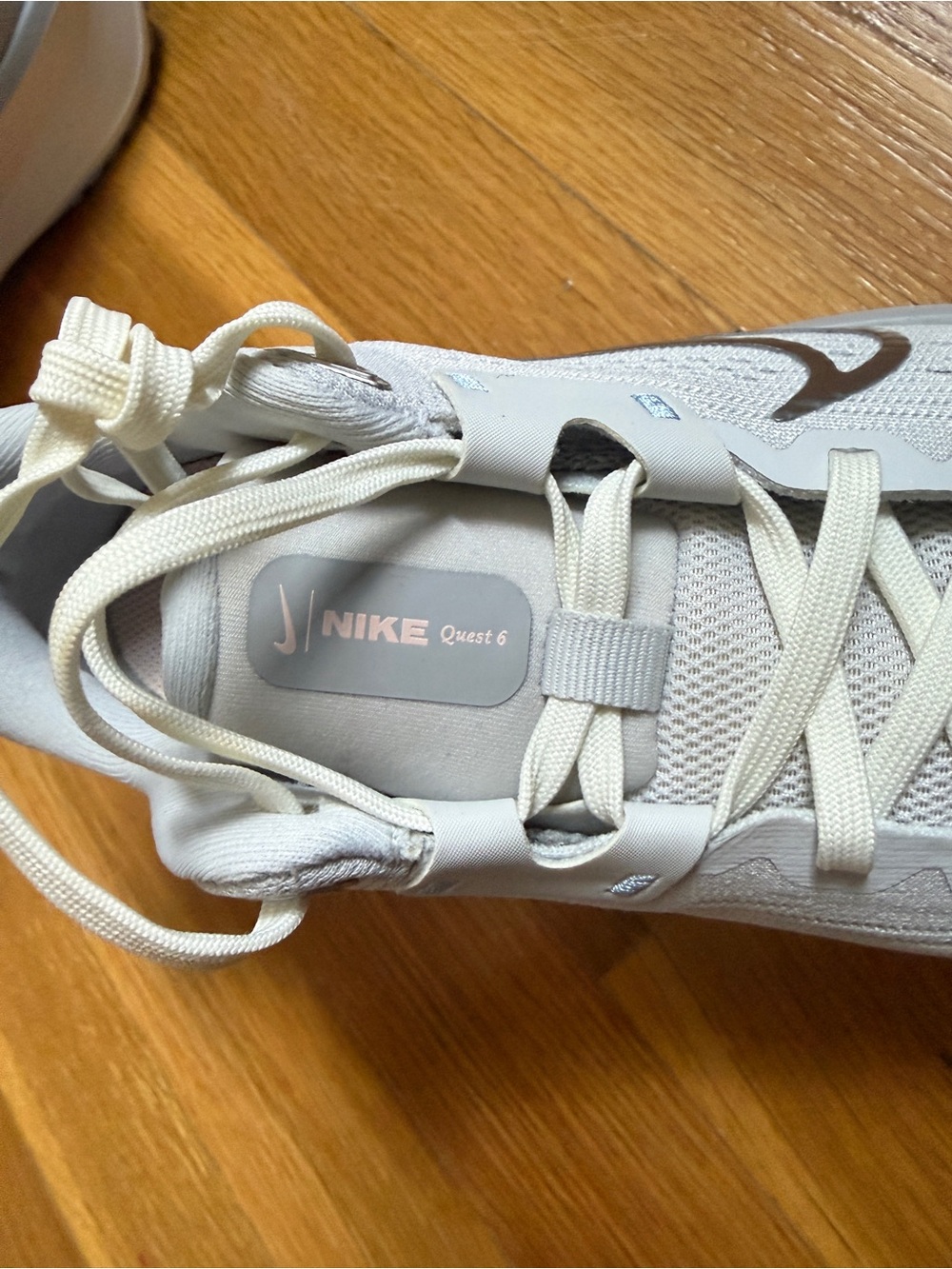 Nike Light Gray and White Women's Athletic Running Shoes - Picture 3 of 6